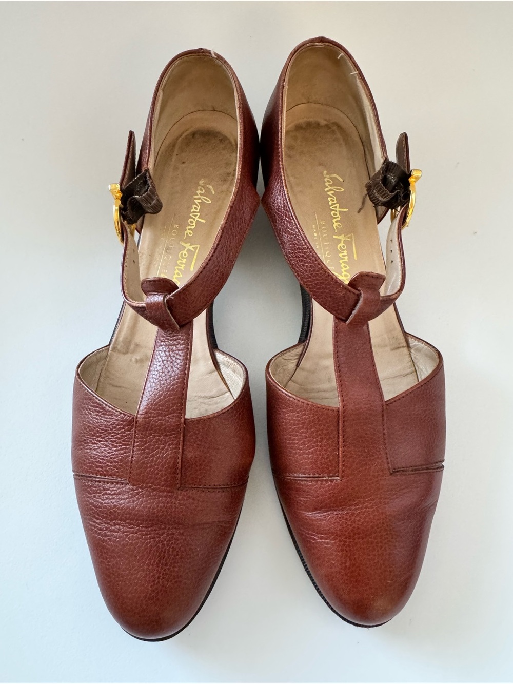 Vintage Salvatore Ferragamo Brown Leather T-Strap Low-Heel Flats Italy Women’s 8